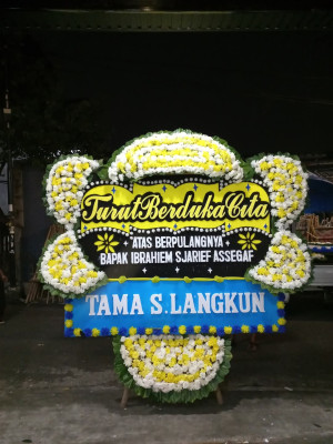 Papan Bunga Duka di Adimulyo